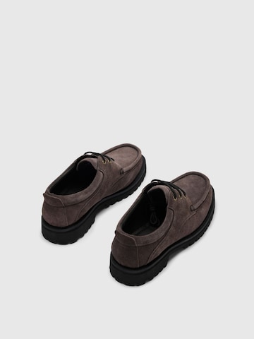 SELECTED - Zapatos con cordón en gris