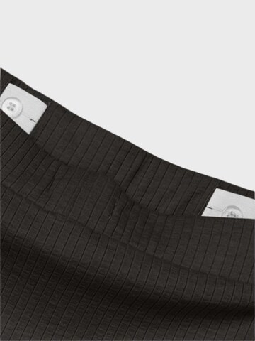 Wide leg Pantaloni 'Nunnes' de la LMTD pe negru