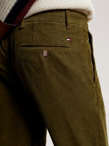 Regular Pantalon chino TOMMY HILFIGER en vert