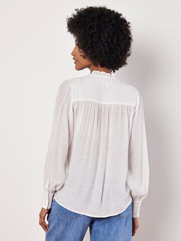 Chemisier Apricot en blanc