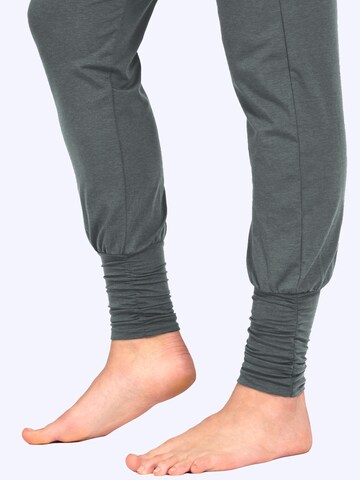 Magadi Regular Workout Pants 'Paula' in Green