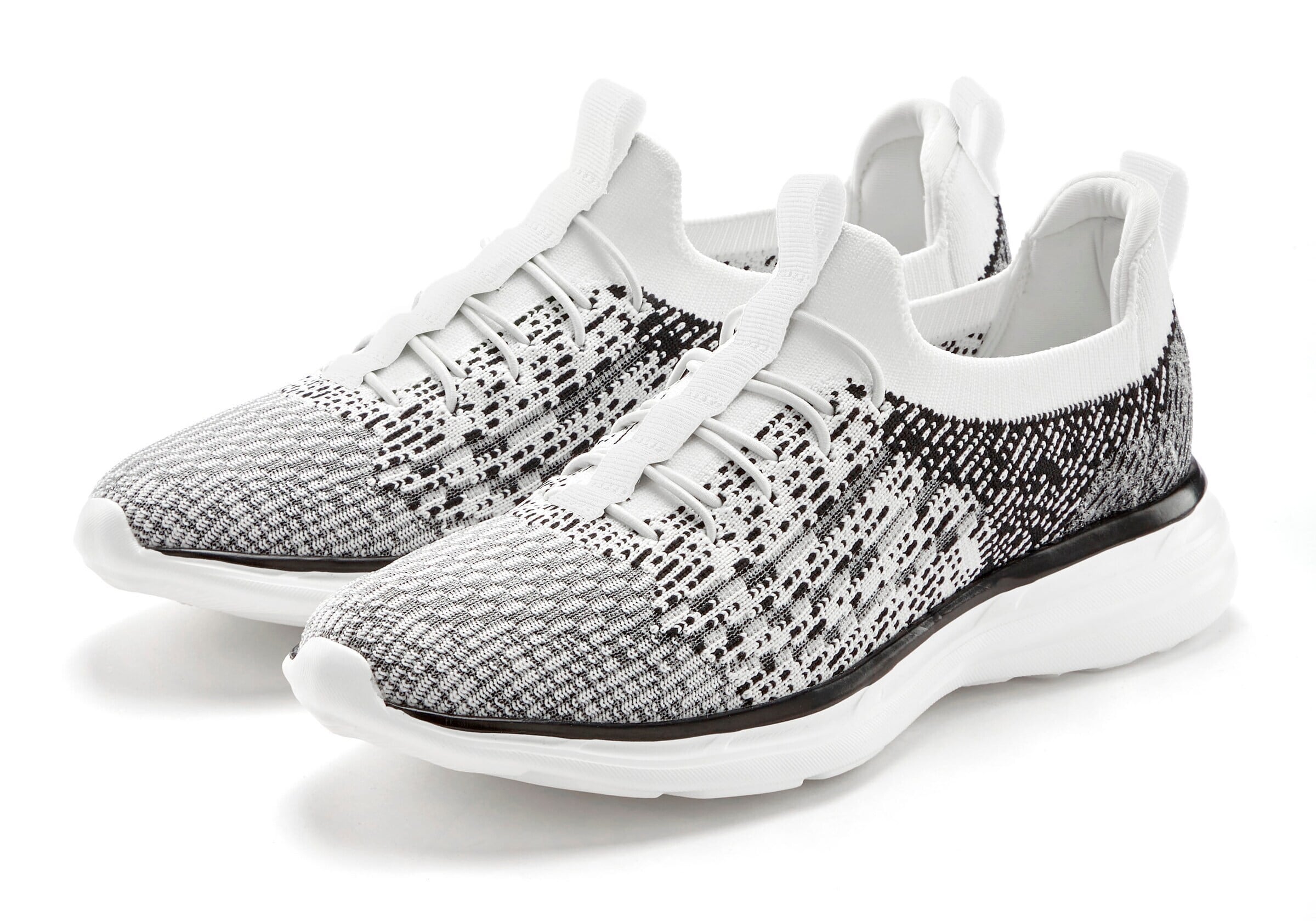 LASCANA Slip on -tennarit värissä musta