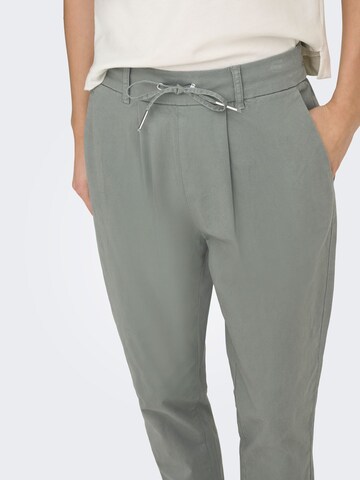 Coupe slim Pantalon à pince 'ONLPoptrash-Biana' ONLY en vert