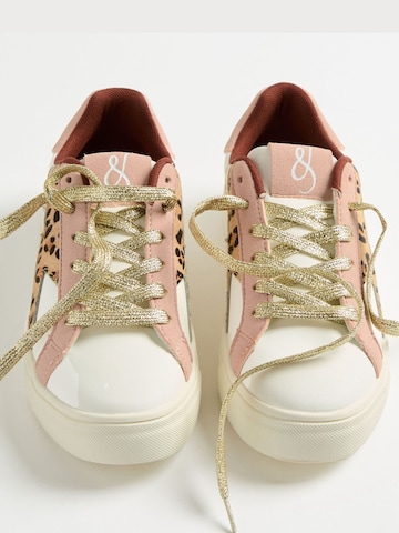 Baskets basses love & roses en blanc