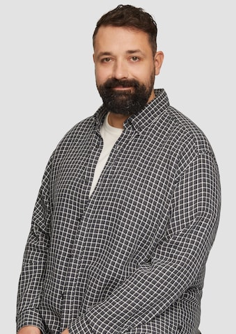 Coupe regular Chemise ' ' s.Oliver en gris