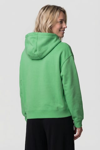 Felpa 'DanyaAK A' di alife & kickin in verde