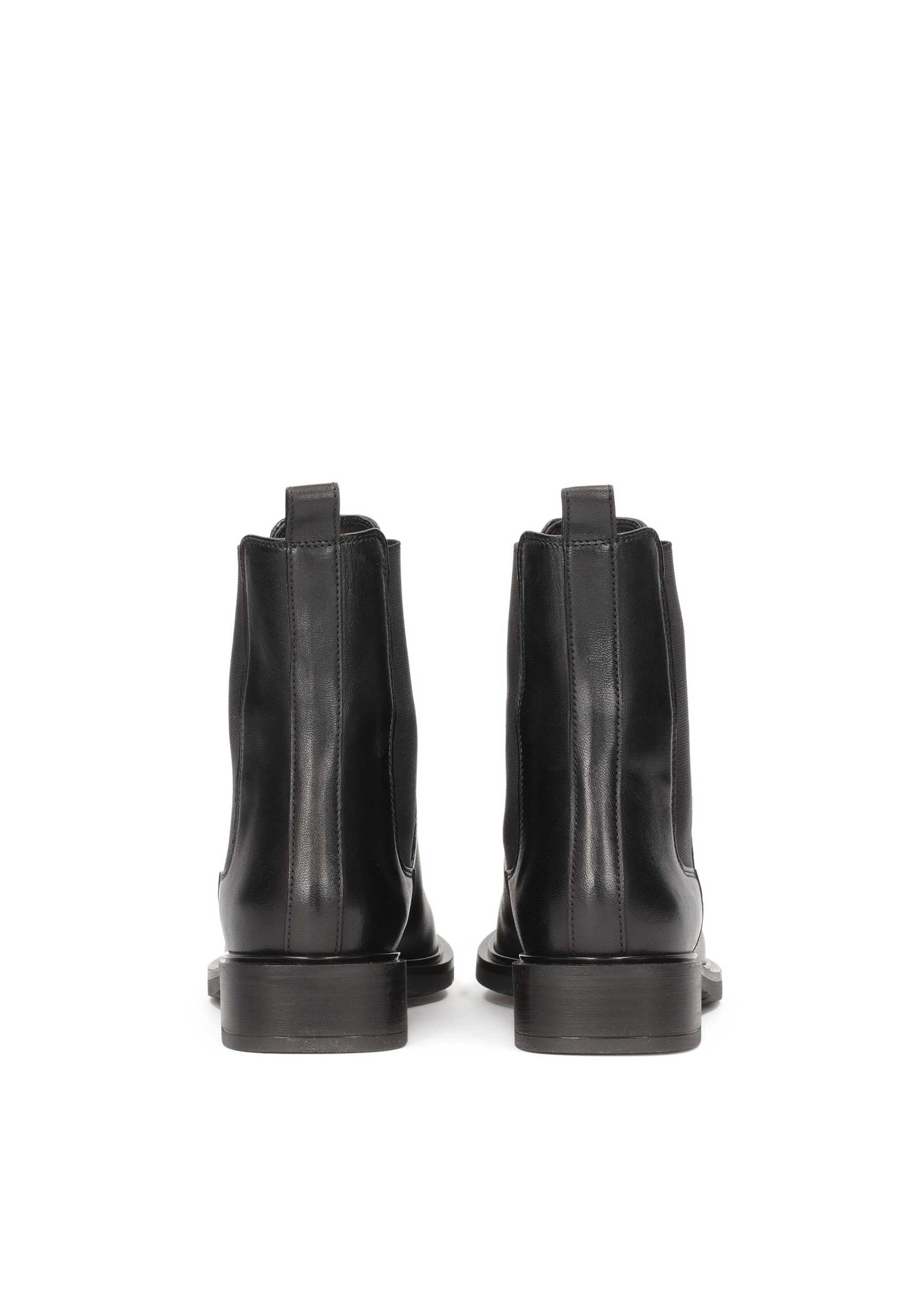 Kazar Chelsea boots in Black