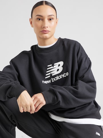 new balanceSweater majica 'Essentials' - crna boja