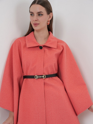 Bigdart Cape in Orange