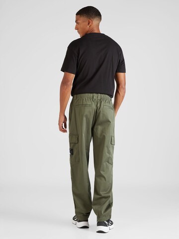 Calvin Klein Jeans Štandardný strih Kapsáče 'Essential' - Zelená