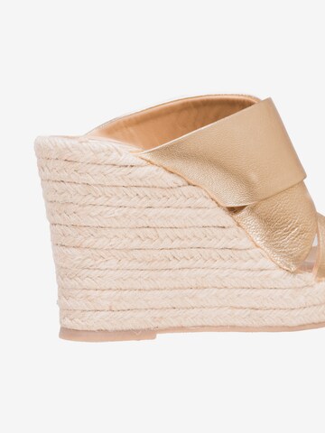 Ivylee Copenhagen Pantolette 'Bella' in Gold