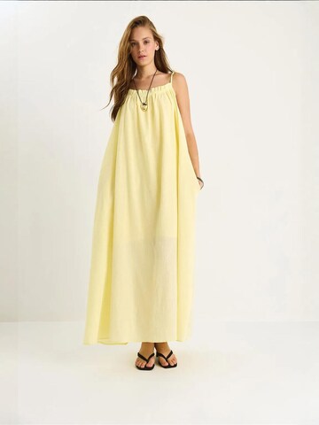 Bianco Lucci - Vestido em amarelo