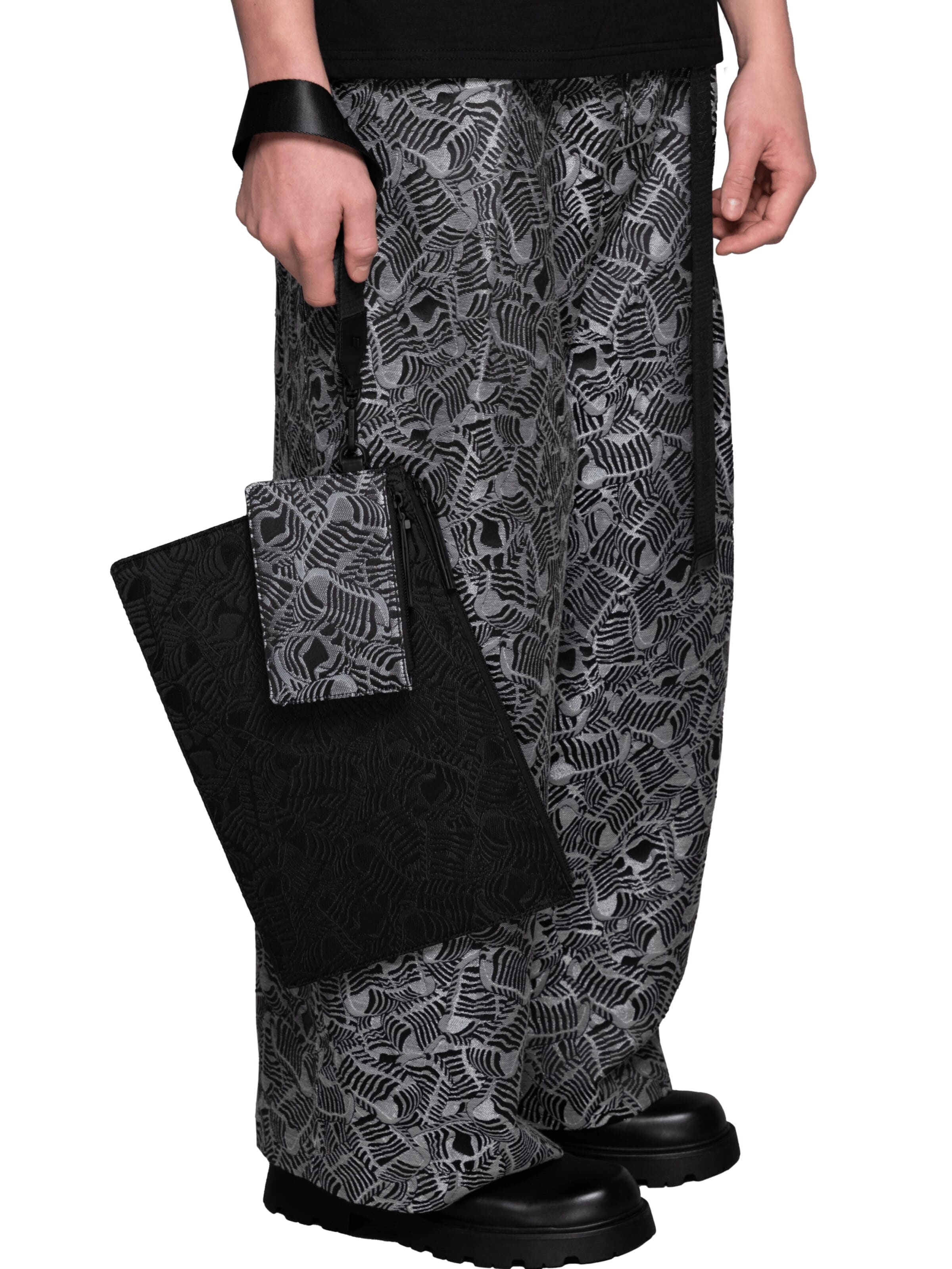 EMBLEMM Case 'Double Portfolio in Liquid Mic Jacquard' in Black