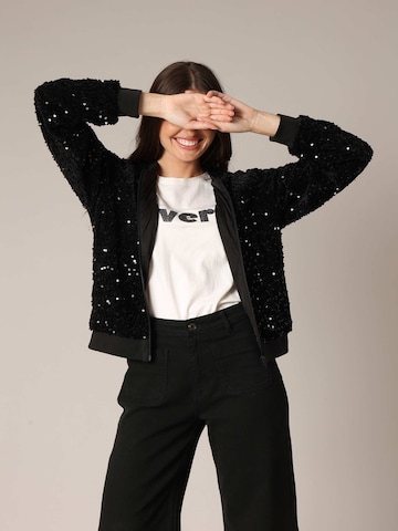 Veste mi-saison 'Candice' Deeluxe en noir