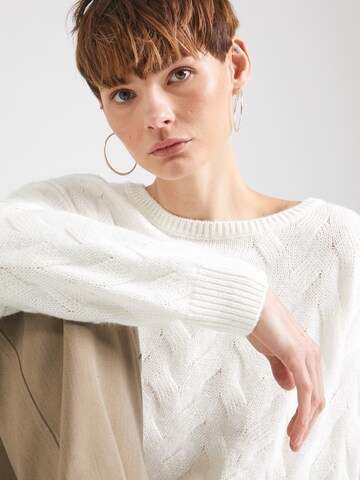 COMMA Sweater in White