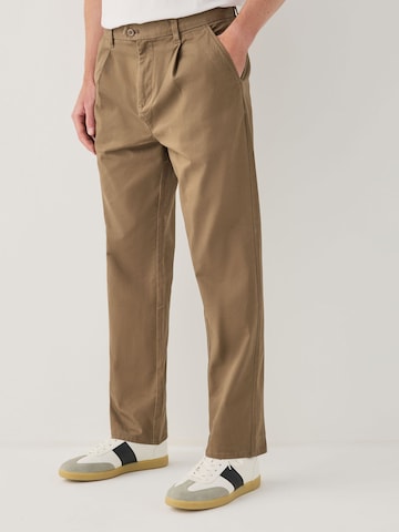 Next - regular Pantalón en marrón: frente