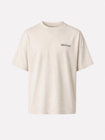 Seek 'n Hide Shirt 'Natural Raw Oversized Tee' in White: front
