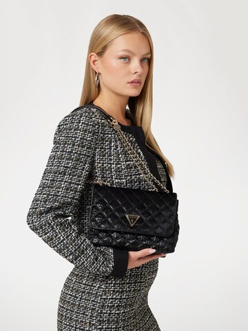GUESS Umhängetasche 'Giully Chenille' in Schwarz