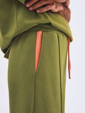 Smiles Regular Trousers 'Ediz' in Green