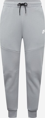 Nike Sportswear - Pantalón en gris: frente