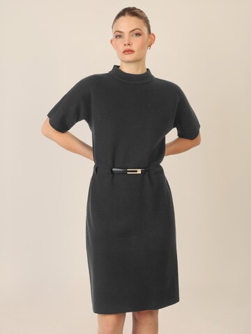 APART Knitted dress in Black: front