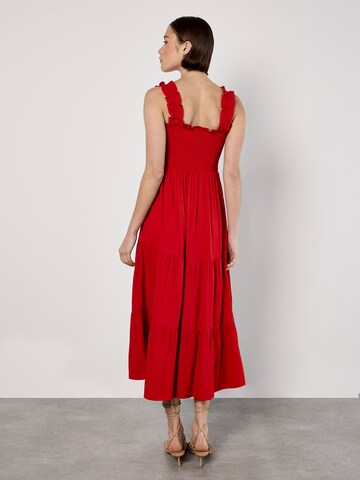 Apricot Smock Tiered Midi Dress ' ' in Rot