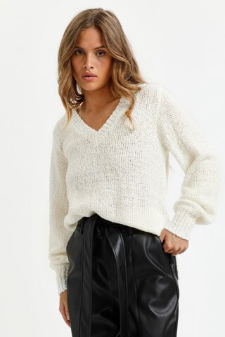 Kaffe Sweater in White: front