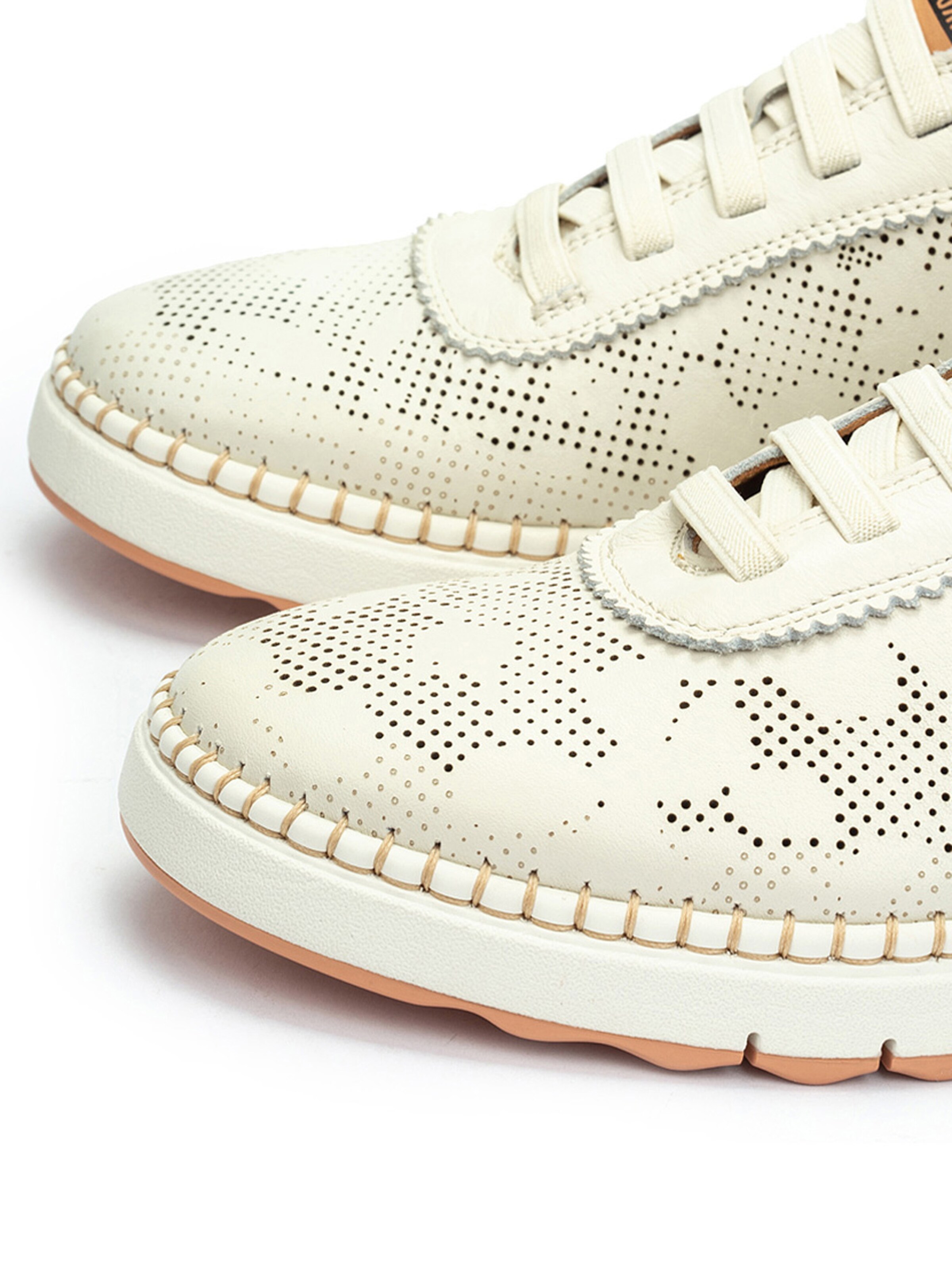 PIKOLINOS Matalavartiset tennarit 'Arenas' värissä valkoinen