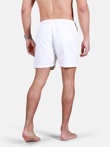 MOROTAI Badeshorts 'ESSENTIAL' in Weiß