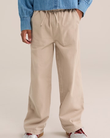 WE Fashion Regular Hose in Beige