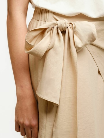 Liberte Essentiel Hame ' WIP ' värissä beige