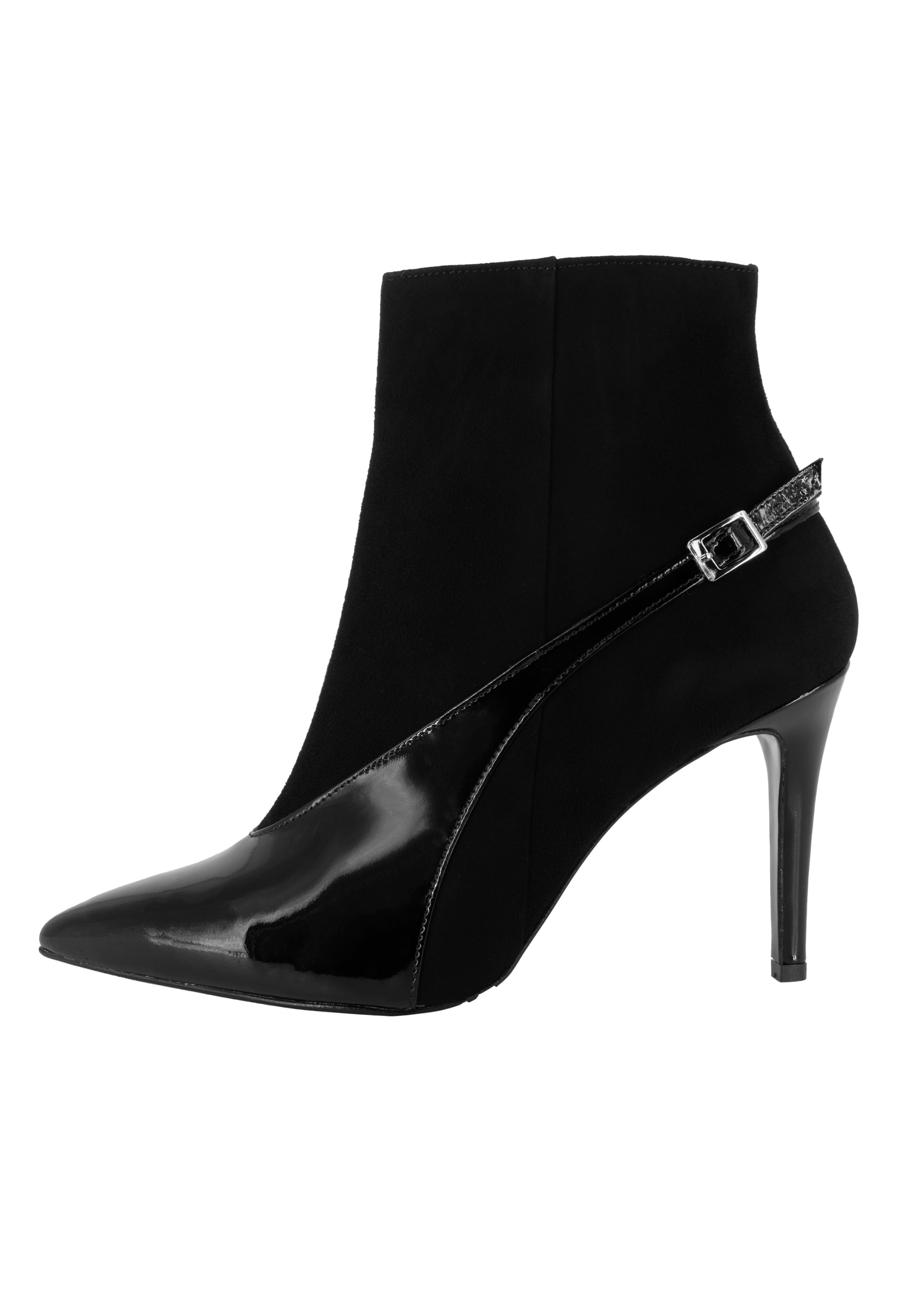 faina Ankle Boots in Black: front