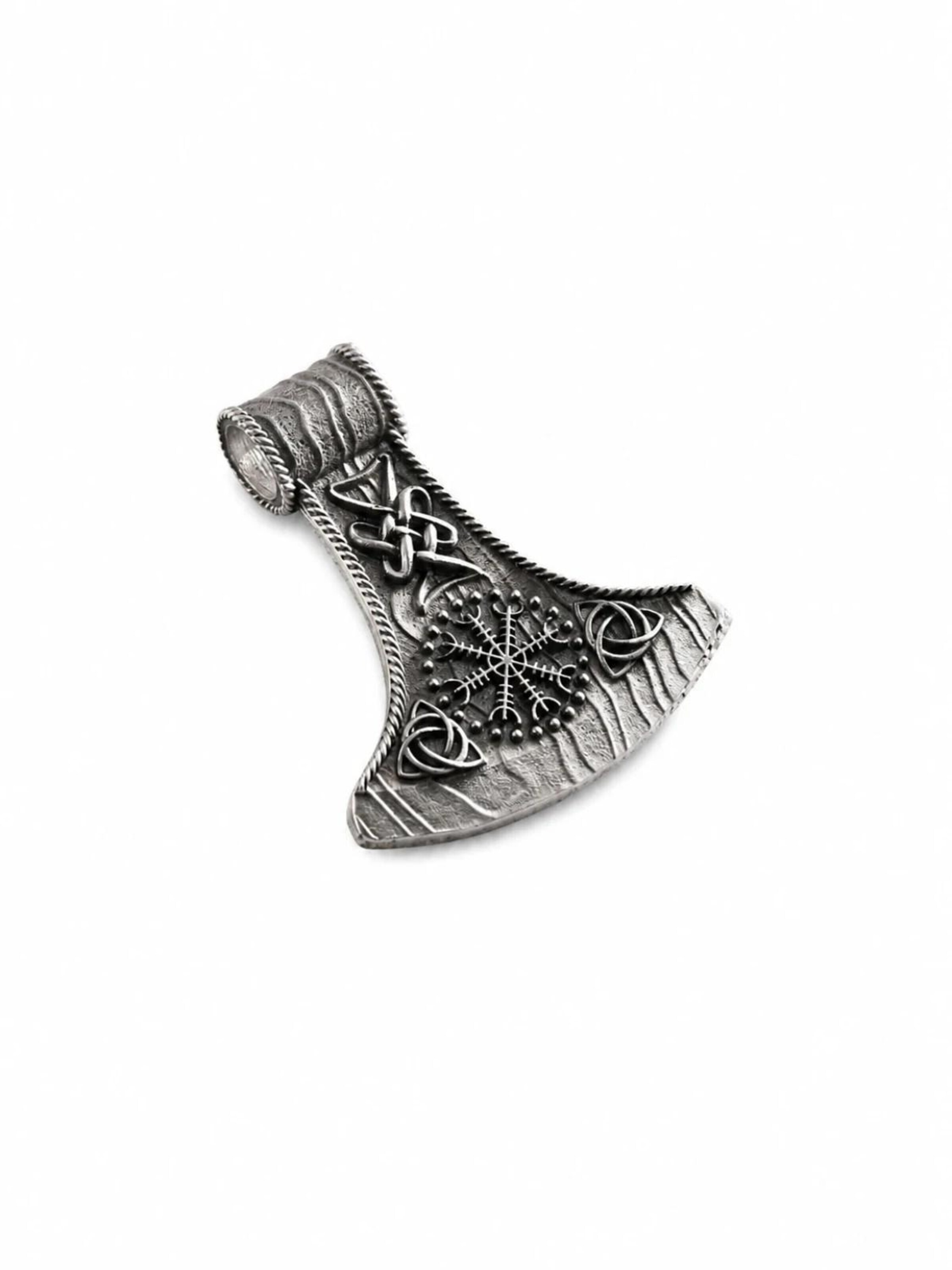 Pendentif 'HELMET of TERROR' REYTEL en argent : devant