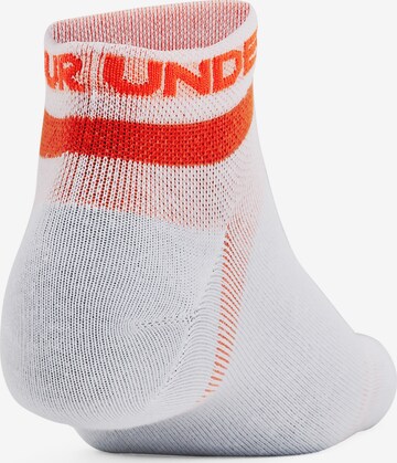 UNDER ARMOUR Sportsocken 'Essential' in Weiß