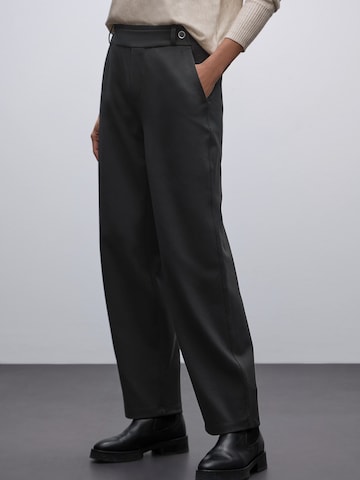 STREET ONE Loose fit Pants in Black: front