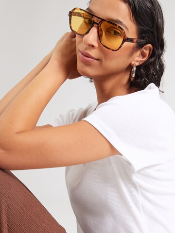 LEVI'S ® - Camiseta 'Essential Square Neck Tee' en blanco