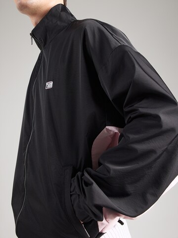 juoda Pegador Demisezoninė striukė 'Stow'