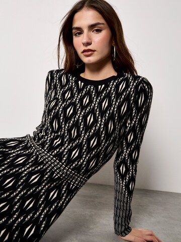 Apricot Dress ' ' in Black