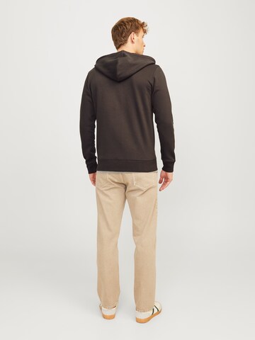 JACK & JONES Sweatjakke 'JJESTAR' i brun