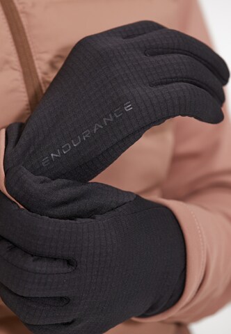 ENDURANCE Athletic Gloves 'Nevier' in Black