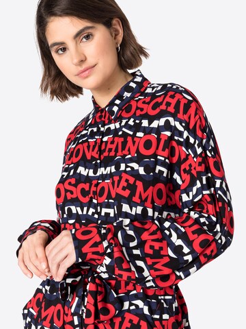 Love Moschino Košilové šaty 'VESTITO' – červená