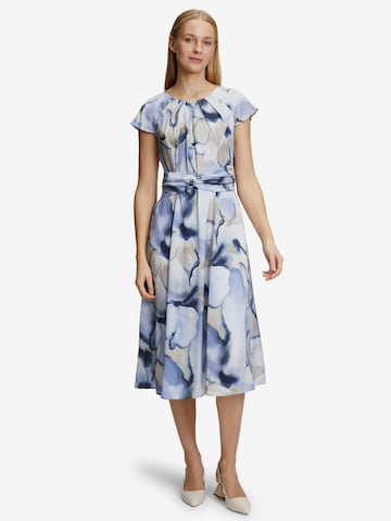 Robe de cocktail Betty Barclay en bleu : devant