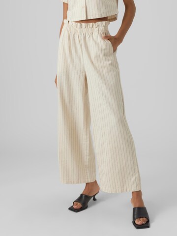 VERO MODA Regular Trousers 'MINASAIY' in White: front