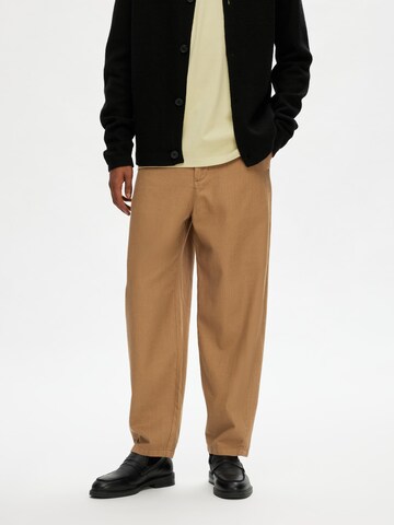 Loosefit Pantaloni 'MARK' di SELECTED HOMME in marrone: frontale