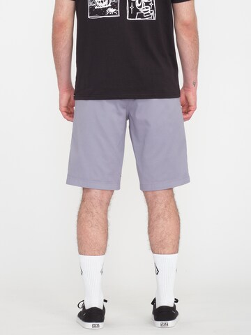 Volcom Regular Shorts in Lila