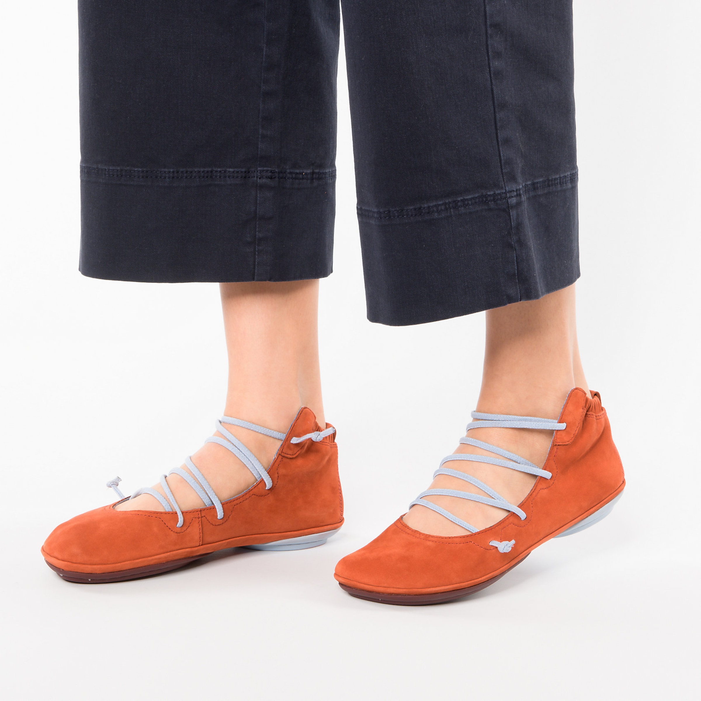 Camper right store nina lace