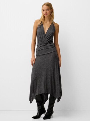 Abito di Bershka in grigio: frontale