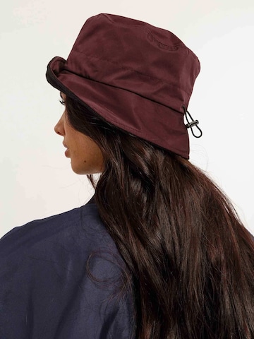 LOEVENICH Hat in Red