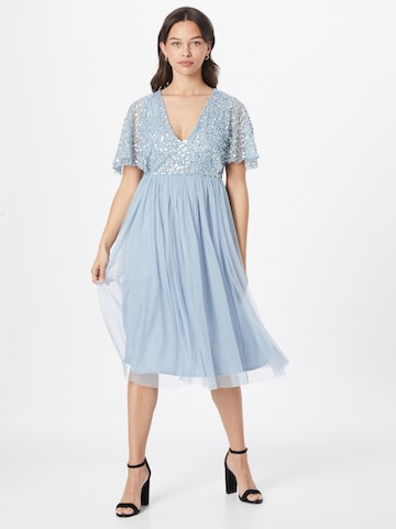 Robe de cocktail Maya Deluxe en bleu : devant