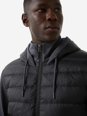 BOGNER Winterjacke 'Sven' in Schwarz